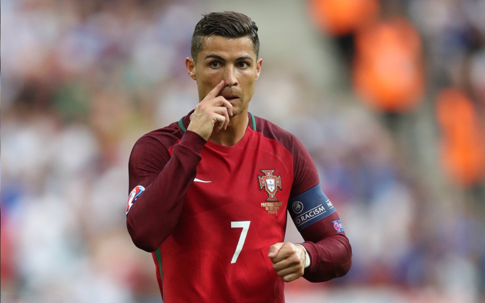 墨西哥队后卫吉梅内斯在巴黎奥运会上表现出色，吉格斯 梅西